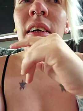 PinkTheHawk online show from January 17, 10:13 pm