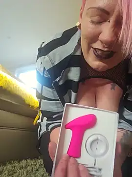 PinkTheHawk online show from May 23, 3:23 am