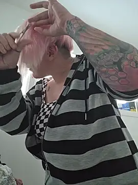 PinkTheHawk online show from June 7, 4:38 am