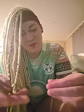 PinkTheHawk online show from July 18, 8:51 am