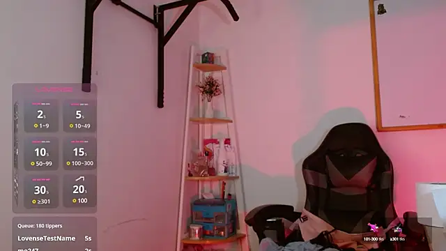 Snapshot of karlavittar chatting on March 8, 2:55 am karlavittar online show from March 8, 2:55 am