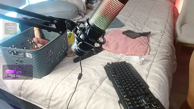 Snapshot of karlavittar chatting on December 16, 5:07 pm karlavittar online show from December 16, 5:07 pm