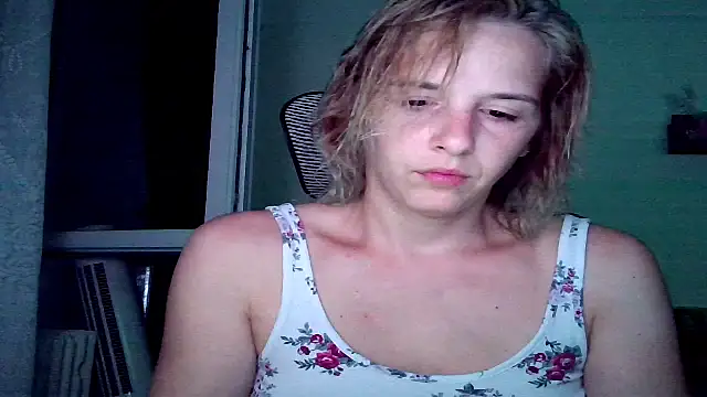 Snapshot of SexxyLety chatting on July 15, 8:36 pm SexxyLety online show from July 15, 8:36 pm