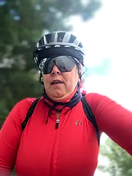 Snapshot of emma_tour chatting on November 16, 4:23 pm emma tour online show from November 16, 4:23 pm