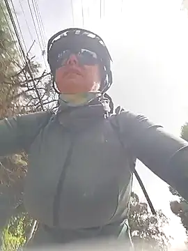 emma tour online show from April 18, 2:43 pm