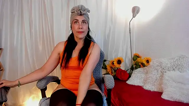 girasol walton online show from March 29, 7:25 pm