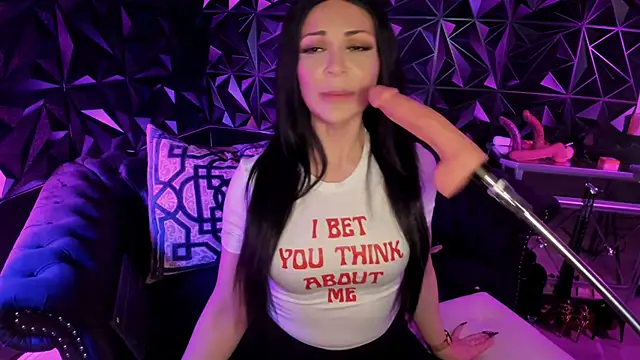 Snapshot of NatashaxoBangs chatting on November 7, 8:14 am NatashaxoBangs online show from November 7, 8:14 am