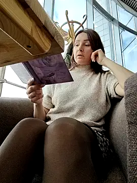 Snapshot of EvaXOAir chatting on November 18, 6:29 am EvaXOAir online show from November 18, 6:29 am