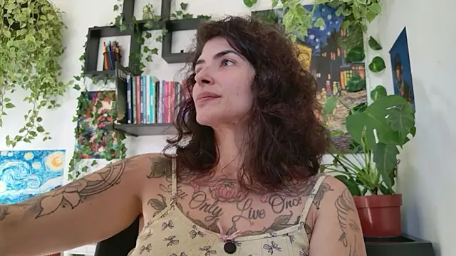 Snapshot of TaliMajesty chatting on June 22, 5:10 pm TaliMajesty online show from June 22, 5:10 pm
