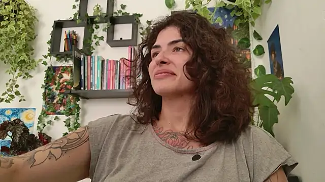 Snapshot of TaliMajesty chatting on June 24, 5:23 pm TaliMajesty online show from June 24, 5:23 pm