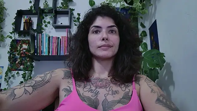 Snapshot of TaliMajesty chatting on July 2, 10:27 pm TaliMajesty online show from July 2, 10:27 pm