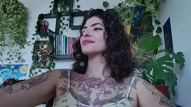 Snapshot of TaliMajesty chatting on July 28, 7:39 pm TaliMajesty online show from July 28, 7:39 pm