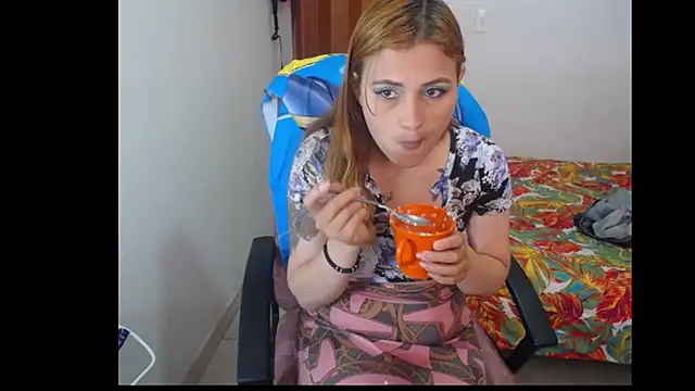 Snapshot of Mia_davis01 chatting on January 31, 5:32 pm Mia davis01 online show from January 31, 5:32 pm