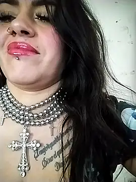 chelaqueen  online show from December 20, 5:31 pm