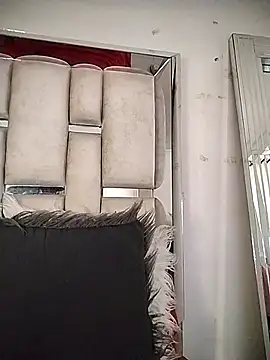 chelaqueen  online show from January 10, 9:05 pm