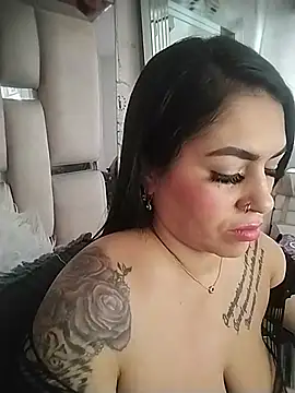 chelaqueen  online show from July 15, 5:51 pm