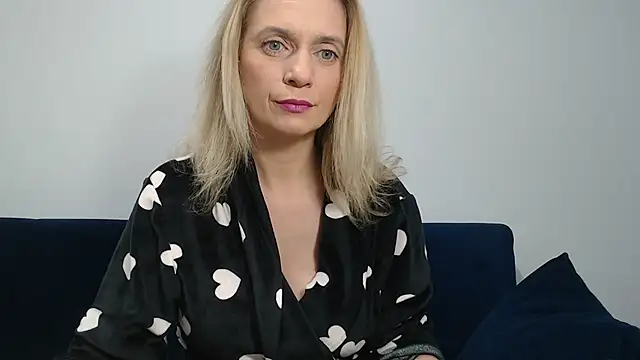 Snapshot of MysticCreature chatting on February 8, 6:12 am MysticCreature online show from February 8, 6:12 am