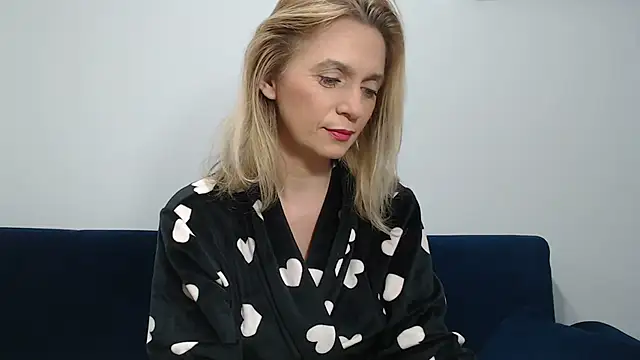 Snapshot of MysticCreature chatting on February 16, 6:21 am MysticCreature online show from February 16, 6:21 am