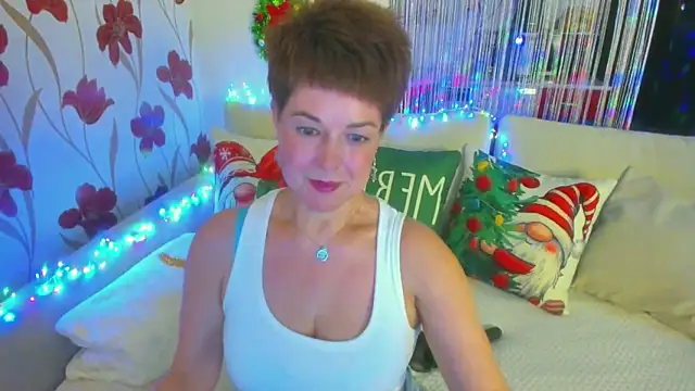 JennAlison online show from December 19, 12:45 pm