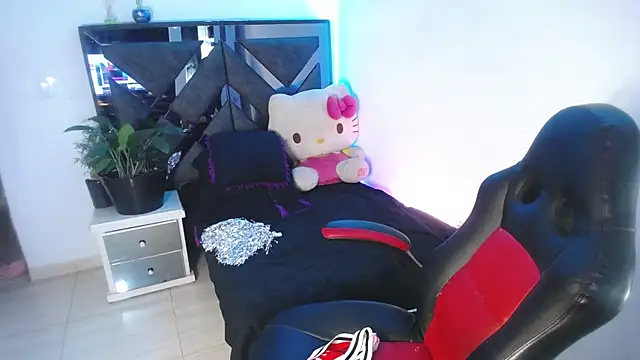 Snapshot of Salo_hot04 chatting on February 14, 12:19 am Salo hot04 online show from February 14, 12:19 am