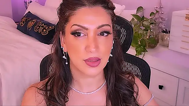 Wonderful Woman online show from March 19, 3:54 am