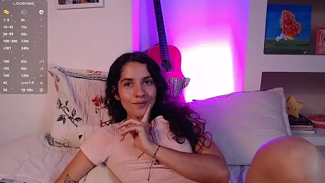 lailypink online show from April 27, 4:43 am