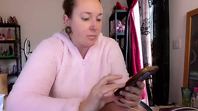 kisicaxx online show from November 13, 6:23 am