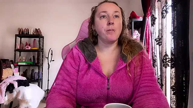 kisicaxx online show from January 18, 11:47 am