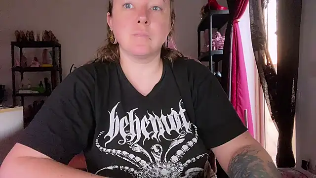 Snapshot of kisicaxx chatting on June 27, 4:06 am kisicaxx online show from June 27, 4:06 am