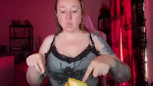 Snapshot of kisicaxx chatting on July 1, 9:00 am kisicaxx online show from July 1, 9:00 am