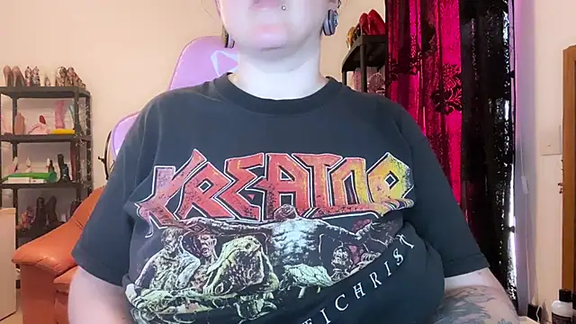 Snapshot of kisicaxx chatting on July 2, 9:15 am kisicaxx online show from July 2, 9:15 am