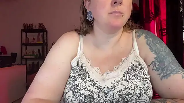Snapshot of kisicaxx chatting on July 18, 8:51 am kisicaxx online show from July 18, 8:51 am