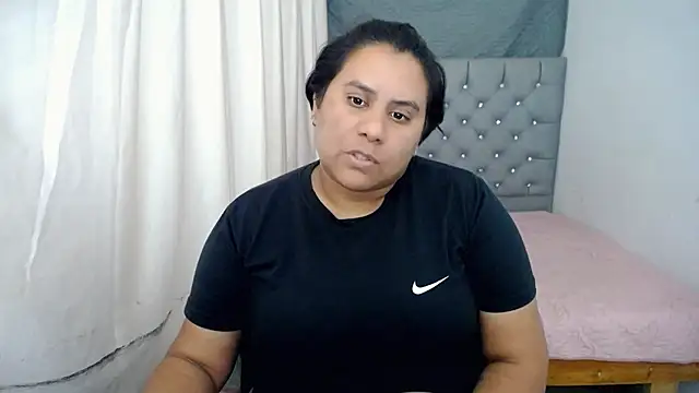 hotlesby4uxxx online show from December 30, 8:04 pm