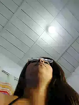 Snapshot of missmelissa_ chatting on March 12, 3:35 am missmelissa  online show from March 12, 3:35 am