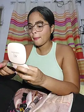 Snapshot of missmelissa_ chatting on October 23, 2:11 am missmelissa  online show from October 23, 2:11 am