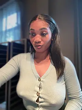 Snapshot of __Nessa__ chatting on November 7, 2:28 pm Nessa online show from November 7, 2:28 pm