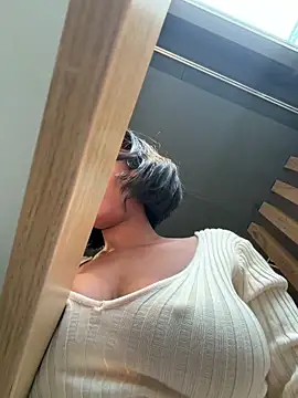 Snapshot of __Nessa__ chatting on February 22, 1:09 pm Nessa online show from February 22, 1:09 pm