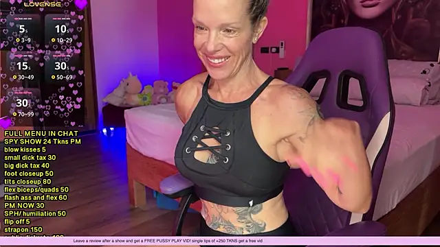 Snapshot of mommyselenafit_ chatting on November 26, 1:50 am mommyselenafit online show from November 26, 1:50 am