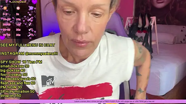 Snapshot of mommyselenafit_ chatting on December 1, 12:59 am mommyselenafit online show from December 1, 12:59 am