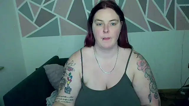 Snapshot of JoyceKyra91 chatting on January 5, 6:35 pm JoyceKyra91 online show from January 5, 6:35 pm