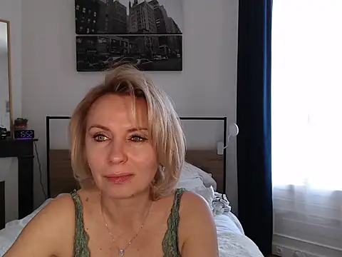 ADreamLady online show from March 18, 2:53 pm