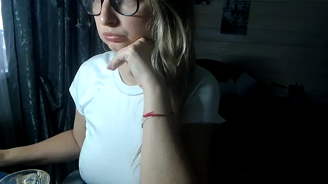 RubiLakros online show from November 3, 10:49 am