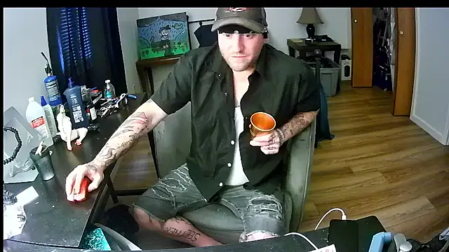 Livingpuddle online show from July 28, 2:46 pm