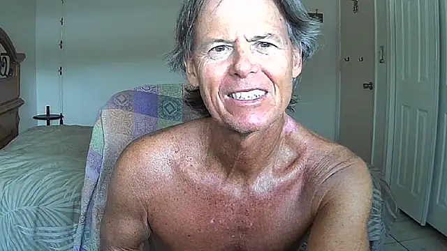 Snapshot of nakeedcowboi65 chatting on May 9, 9:53 pm nakeedcowboi65 online show from May 9, 9:53 pm