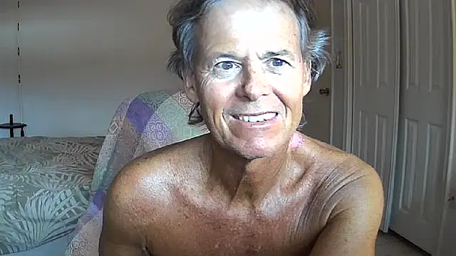Snapshot of nakeedcowboi65 chatting on May 13, 8:27 pm nakeedcowboi65 online show from May 13, 8:27 pm