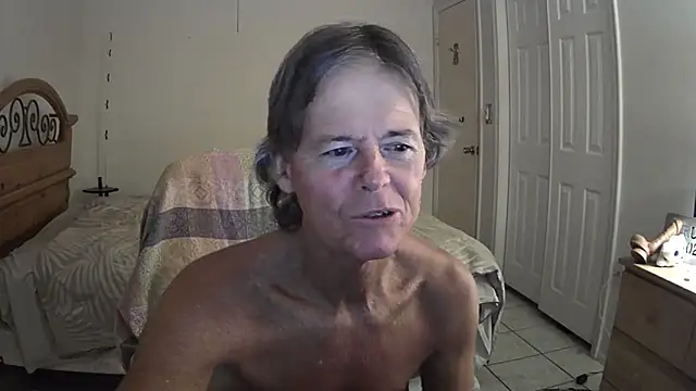 Snapshot of nakeedcowboi65 chatting on June 8, 7:20 am nakeedcowboi65 online show from June 8, 7:20 am