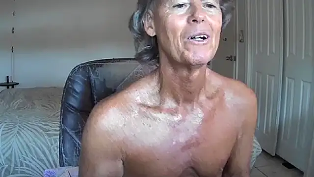 nakeedcowboi65 online show from June 18, 12:20 pm