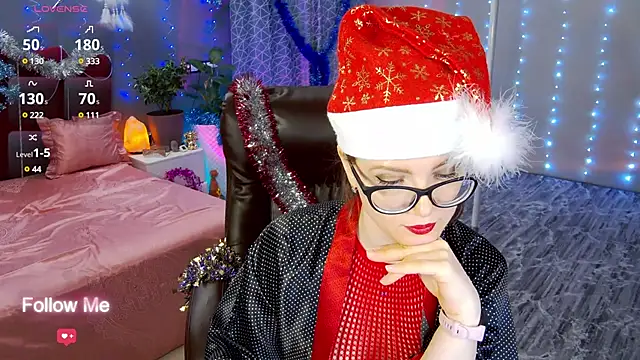 Snapshot of AngelaWhiti chatting on December 26, 6:33 pm AngelaWhiti online show from December 26, 6:33 pm