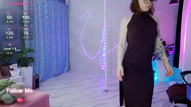 Snapshot of AngelaWhiti chatting on March 12, 3:29 pm AngelaWhiti online show from March 12, 3:29 pm