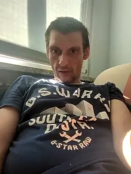 Snapshot of maciej chatting on June 26, 4:33 pm maciej online show from June 26, 4:33 pm